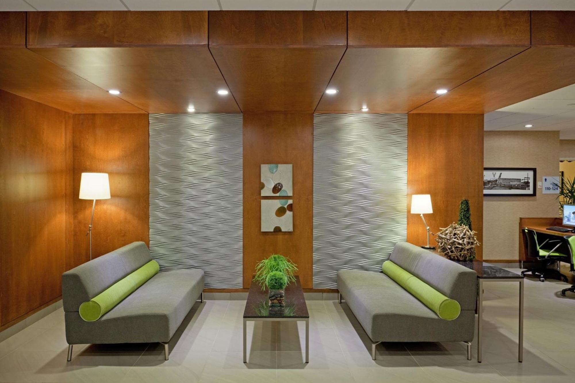 Holiday Inn Express Hotel & Suites Saint - Hyacinthe By Ihg Exterior foto