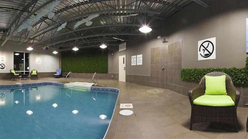Holiday Inn Express Hotel & Suites Saint - Hyacinthe By Ihg Exterior foto